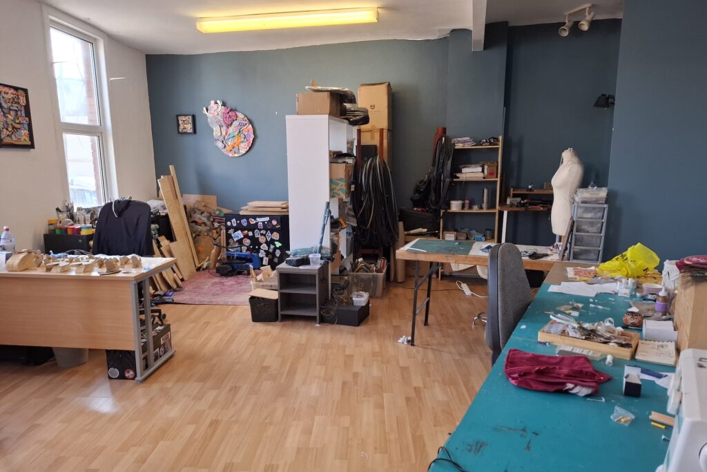 Studio 1 - 3